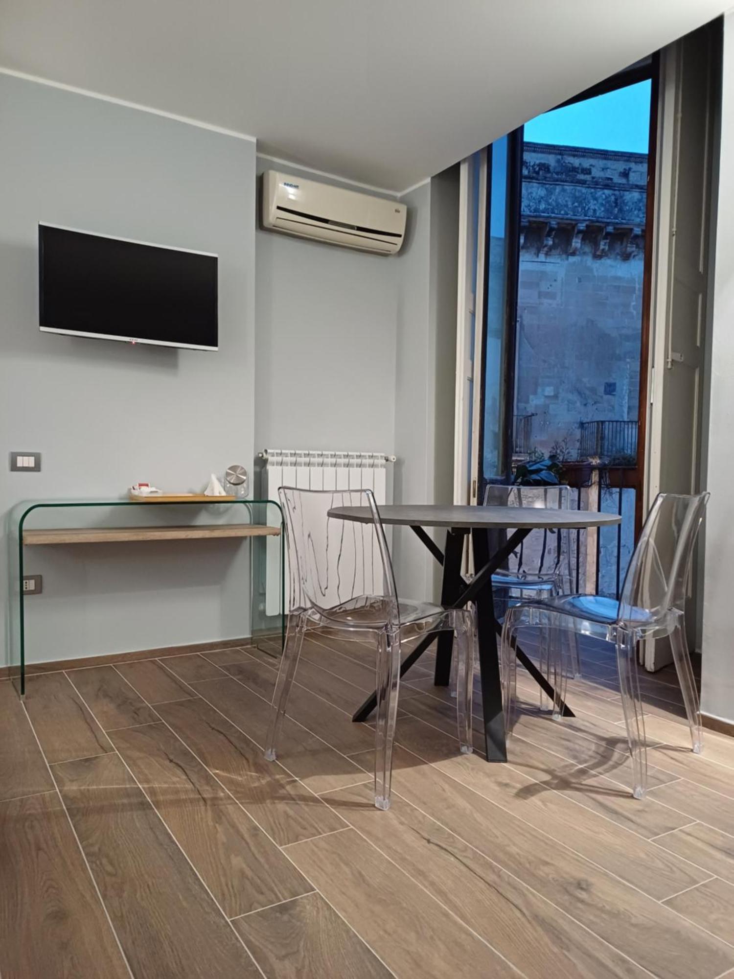 Bed & Breakfast Idomeneo 63 Lecce Bagian luar foto