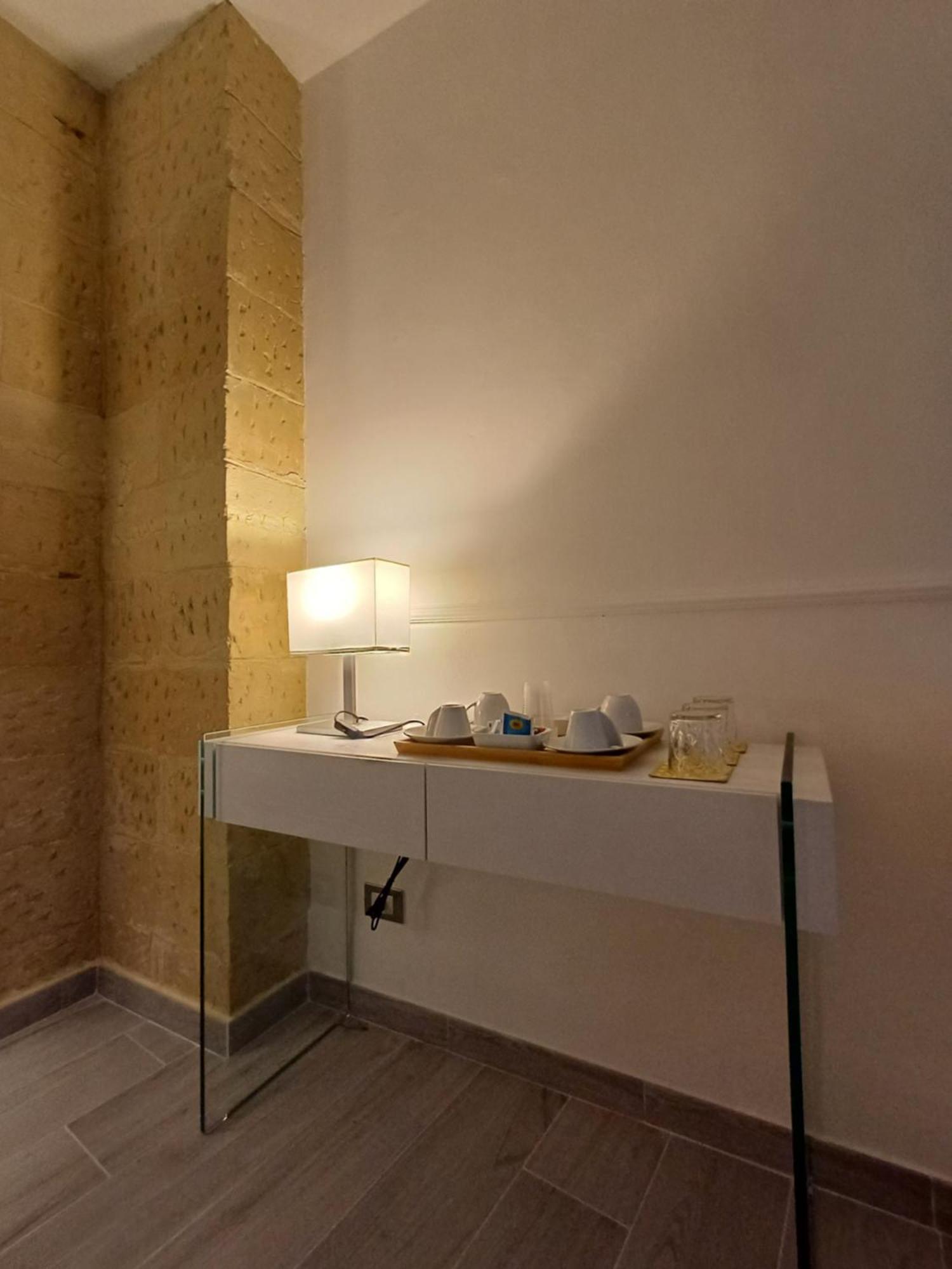 Bed & Breakfast Idomeneo 63 Lecce Bagian luar foto