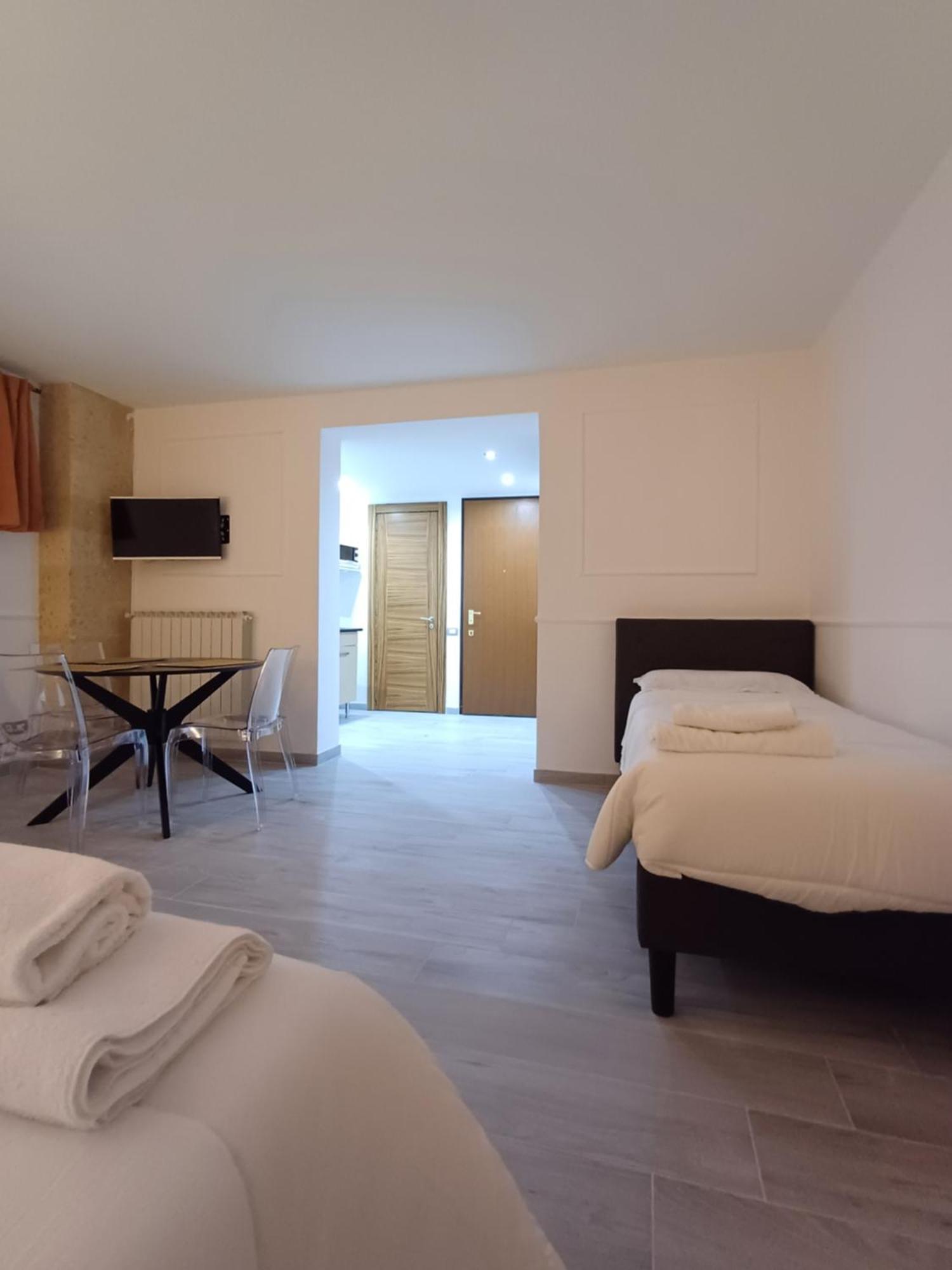 Bed & Breakfast Idomeneo 63 Lecce Bagian luar foto